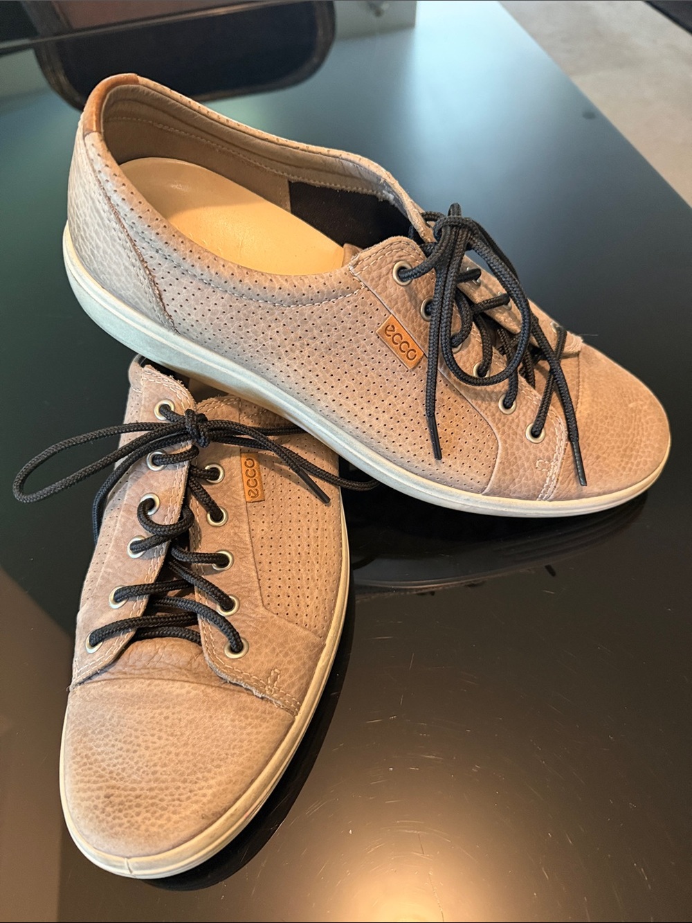 ECCO Men's Beige Suede Lace-Up Sneakers with Black Laces
